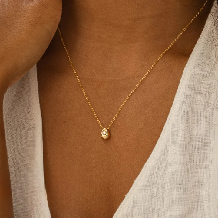 Drop Gold Minimalist Necklace