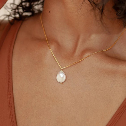 Pearl Pendant Necklace