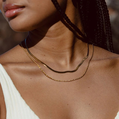 Duo Line – Double Chain Necklace